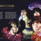 INTRODUCTION, „We did all sorts of strange things for live concerts“ – David Gilmour. Vier Männer mit psychedelischen Projektionen.