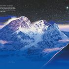 Text: "Aber es ist nicht immer einfach, an Grenzen Nachbarn oder Nachbarinnen zu treffen..." Illustration: Schneebedeckte Berge unter einem Sternenhimmel. Ein Zelt steht am Berghang.