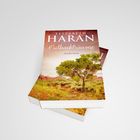 „Elizabeth Haran - Outbackträume - Australien-Roman.“ Zwei Bücher, ein Baum in einer australischen Landschaft darauf.