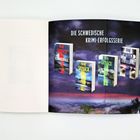 „Die schwedische Krimi-Erfolgsserie“. Fünf Bücher von Frida Skybäck schweben vor einem düsteren Himmelspanorama.