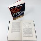 Ein Buch mit dem Titel "Leben und Sterben lassen" von Marc Hinzmann, daneben eine weitere aufgeschlagene Buchseite.