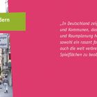 „II. Die Lebenssituation von Kindern in Deutschland“ auf grünem Hintergrund. Verkehrsschild: „Verkehrsberuhigter Bereich“.
