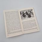 Seite 148-149 eines Buches. Oben rechts Foto von vier Menschen im Freien. Text beschreibt Expeditionen.