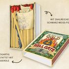 "Mit zahlreichen Schwarz-Weiß-Fotos. Einzigartig ausgestattet mit Banderole." Streichhölzer und Buchdeckel in illustrativer Verpackung.