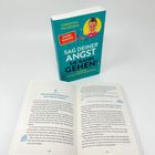 Buchtitel: "Sag deiner Angst, sie kann gehen!" von Christina Hillesheim. Offenes Buch zeigt Text auf Seiten 134 und 135.