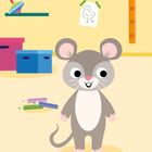 Ein Pinguin und ein Hase stehen in einem verschneiten Wald, beide warm angezogen. Ein Schlitten und Vögel sind auch zu sehen.