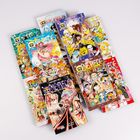 Mehrere Manga-Bände von "One Piece" mit bunten Cover-Illustrationen, gezeichnet von Eiichiro Oda.