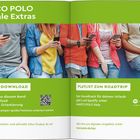 "MARCO POLO Digitale Extras" oben, darunter Personen mit Smartphones, Texte zu Touren-Download und Roadtrip-Playlist, QR-Code.