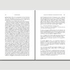 Links: Text beginnt mit "Motivi di interezza" und bespricht Grammatik in Prisciano.   
Rechts: Geht weiter mit Zitatenanalysen aus antiken Texten.