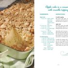 Apple cake with crumble topping. Links: Auflauf mit Streuseln, Äpfeln. Rechts: Zutatenliste und Zubereitungsanleitung.