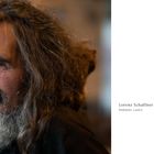 "Wo immer die Seele sich auf ihrem rätselhaften Weg gerade findet, ist alles Mögliche so möglich wie begründet."  
- Porträt eines Mannes mit langen grauen Haaren und Bart.  
Texte über Lorenz Schaffner, Stadtpoet aus Luzern, und seinen Traum, nach Indien zu gehen. 
Er verstarb mit 53.