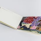 Text: "ONARA KOTON (1877-1910) Ein Eingeöl und ein Lotus (1910)". Geöffnetes Buch mit traditionellen japanischen Illustrationen.