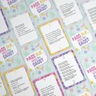 Karten mit der Aufschrift „Pass auf, was du sagst“ und Fragen wie „Kennst du ein Lieblingsrezept?“ auf farbigem Hintergrund.