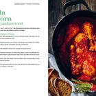 "Pollo alla Cacciatora" Rezept mit Zutaten und Zubereitung. Links Text, rechts Foto von Hähnchen in roter Sauce in Topf.