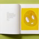 Links der Text "Abendphantasie" in einem Buch. Rechts eine bunte Illustration einer Figur vor gestreiftem Hintergrund.