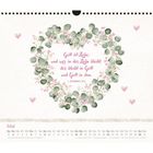 Gott ist Liebe... 1. Johannes 4,16. Schrift in Blumenkranz, unten Kalenderblatt für Mai mit Rosenumrandung.