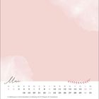 Kalender für Mai: 1. Mai (Maifeiertag), 6. (Christi Himmelfahrt), 16./17. (Pfingsten), 27. (Fronleichnam). Rosa Aquarell-Hintergrund.