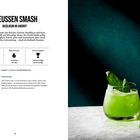 PREUSSEN SMASH - Basilikum im Angriff. Moderner Drink mit Zitrone, Basilikum, Korn. Grünes Getränk im Glas, garniert mit Basilikum.