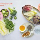 Text beschreibt entzündungshemmende Lebensmittel wie Brokkoli, Radicchio, Leinöl, Walnüsse. Verschiedene Gemüsesorten sichtbar.