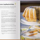 "Über mich" und Kontaktmöglichkeiten werden beschrieben. Eine Frau sitzt lächelnd mit einem Weinglas und einem Stück Brot.