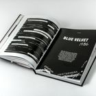 Links: Zitate teils unkenntlich gemacht. Rechts: "Blue Velvet 1986", kurze Filmzusammenfassung, Wörter "Entsetzen" und "MEISTERWERK".