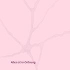 „Alles ist in Ordnung.“ steht auf rosafarbenem Hintergrund mit hellen, organischen Linien.
