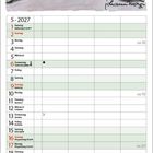 Kalenderblatt Mai 2027. Illustration: Ein Tier mit Ranzen denkt, Schule wäre super ohne Lehrer, Mitschüler, Lernstoff.