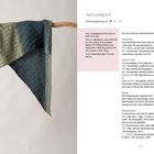 "Am Limfjord" Titel; Maße: 220 cm breit, 70 cm tief. Dreieckstuch in Grün- und Blautönen, auf Holzstange drapiert.