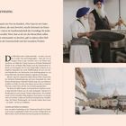 Titel: Tempelspeisung. Bild oben: Zwei Personen in Gurdwara-Küche mit großen Töpfen. Unten: Gebäude mit Kuppeln und Straße.