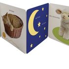 "Schlaf schön!", "der Schlafanzug", "die Katze", "der Mond, die Sterne", "das Lämmchen", "die Kissen". Bunte Babybilderbuchseiten.