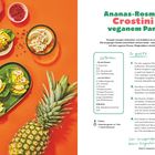 Ananas-Rosmarin-Crostini mit veganem Paneer. Zutaten, Anleitung und ein Bild von gerösteten Crostini mit Ananas.