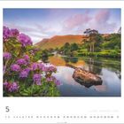 Text: "Owenmore River, County Mayo, Ireland" und unten die Zahlen 1-31. Ein Fluss mit lilafarbenen Blumen im Vordergrund.