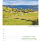 "Gott segne jeden Schritt, den du machst, und segne den Grund unter deinen Füßen." Landschaft mit See und grünen Feldern.