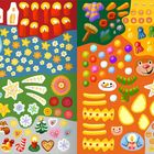 Zahlen von 4 bis 11 in verschiedenen Bereichen. Bunte Illustrationen von Kerzen, Sternen, Herzen, Puppen und Schneemännern.