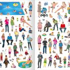 Viele Menschen und Tiere in verschiedenen Situationen: im Pool schwimmend, Zeitung lesend, auf einem Pferd reitend, mit Kindern spielend.