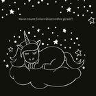 "Wovon träumt Einhorn Glitzersträhne gerade?" Ein Einhorn schläft auf einer Wolke, umgeben von Sternen.