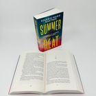 Auf dem Cover steht "Solveig-Marie Kastner, Summer Heat, Nicht alle werden überleben". Ein offenes Buch darunter.
