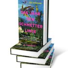 „DAS JAHR DER SCHMETTERLINGE“ von Lea Korsgaard. Bild von blühendem Feld mit Schmetterling darüber.