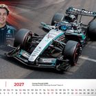 „Mai 2027, George Russell, Mercedes-AMG Petronas Formel 1 Team“. Rennwagen und Porträt eines lächelnden Fahrers.