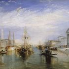 Eine malerische Darstellung von Venedig zeigt Boote auf einem Kanal, umgeben von historischen Gebäuden unter blauem Himmel.