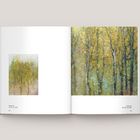 Links: "Wald 90, 70 x 50 cm, 2020" und "38". Rechts: "Wald 97, 150 x 150 cm, 2020" und "39". Zwei Gemälde von Wäldern.