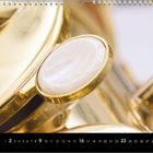 5, 1-31; Nahaufnahme eines glänzenden goldfarbenen Saxophons.