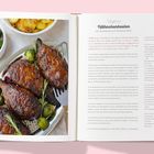 "Vegane Hähnchenkeulen mit Rosenkohl und Bratkartoffeln" ist der Titel. Links ist ein Foto von "Hähnchenkeulen" auf einem Teller.