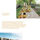 Text: „Und der Baum war glücklich...“, „Können wir heute – bauend – eine andere, bessere Geschichte erzählen?“  
Zwei Kinder stehen bei einem Baum.