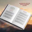 "Hilfreiche Tipps für deine Sicherheit am Berg" und Notrufnummern für Deutschland und Österreich in einem geöffneten Buch.