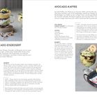 Linke Seite: Rezept für "Mango-Avocado-Eisdessert" aus Mango, Avocado, Banane und Granola.  
Rechte Seite: Rezept für "Avocado-Kaffee" mit Espresso und Avocado-Creme.