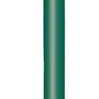 Ein grüner Bleistift mit einem goldenem Metallabschluss, an dem statt eines Radiergummis eine lila Stoffblume befestigt ist.