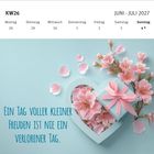 KW26, Montag bis Sonntag 28. Juni - 4. Juli 2027. Text: „Ein Tag voller kleiner Freuden ist nie ein verlorener Tag.” Herz- und Blumenillustration.