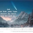 Text: "Und am Ende jedes Tages flüstert das Glück: Ich bin noch da." Kalender für Dezember 2026, Winterlandschaft mit Komet.