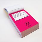 Zitat: „Also ich wäre geneigt... Sherlock Holmes." Datum: 22, Montag Februar. Pinker Kalenderblock, Zitat von Arthur Conan Doyle.